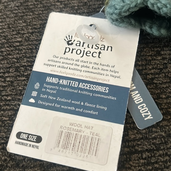 Feelgoodz Artisan Project Nepal Hand Knitted Fleece Lined Beanie. 100% Wool NWT - Picture 4 of 4